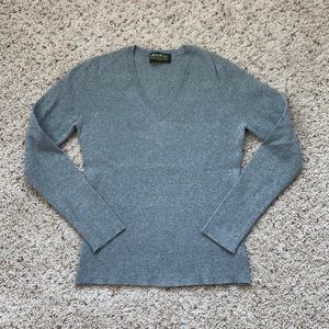 • Eddie Bauer V-neck Sweater •